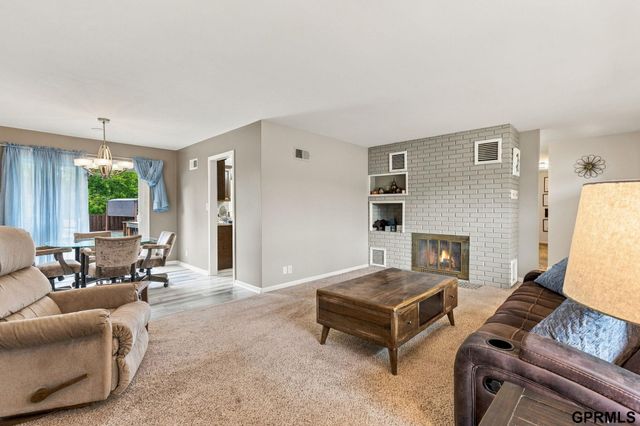 10320 Hilltop Road, Omaha, NE 68134