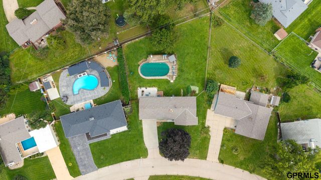 10320 Hilltop Road, Omaha, NE 68134