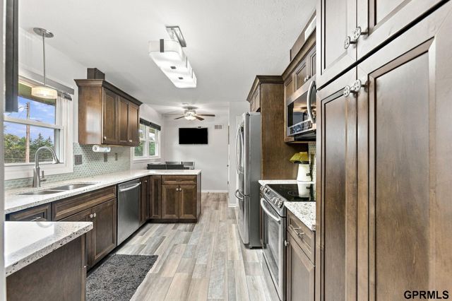 10320 Hilltop Road, Omaha, NE 68134