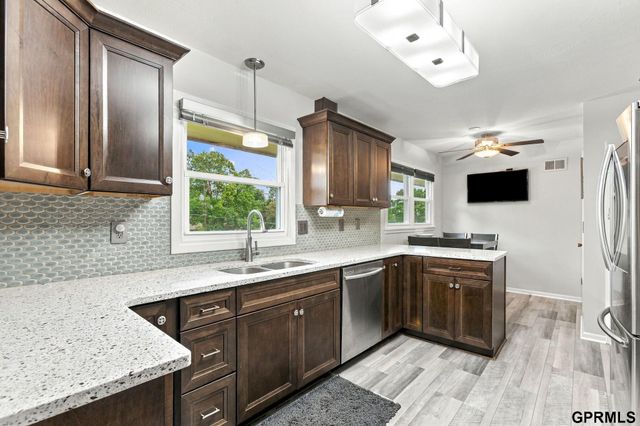 10320 Hilltop Road, Omaha, NE 68134