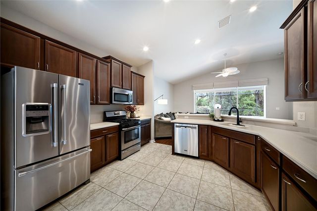17463 NEW CROSS CIRCLE, Lithia, FL 33547