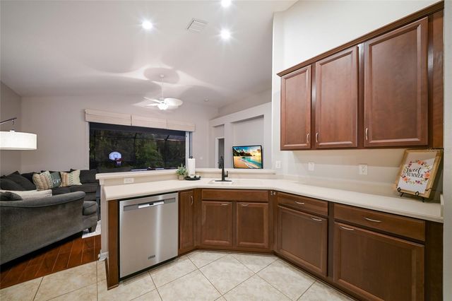 17463 NEW CROSS CIRCLE, Lithia, FL 33547