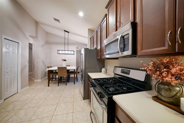 17463 NEW CROSS CIRCLE, Lithia, FL 33547