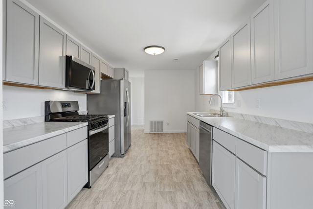 1008 E 7th Street, Greenfield, IN 46140