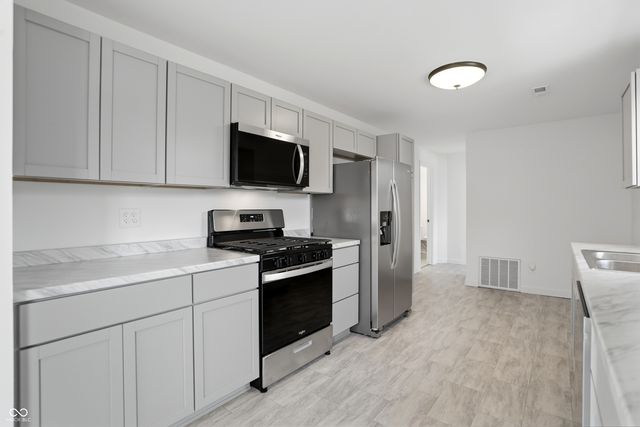 1008 E 7th Street, Greenfield, IN 46140