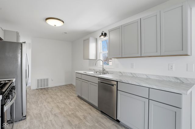 1008 E 7th Street, Greenfield, IN 46140