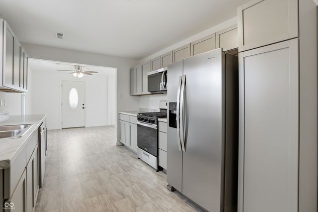 1008 E 7th Street, Greenfield, IN 46140