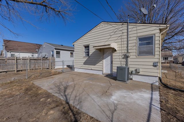 2224 S 7TH Street, Council Bluffs, IA 51501