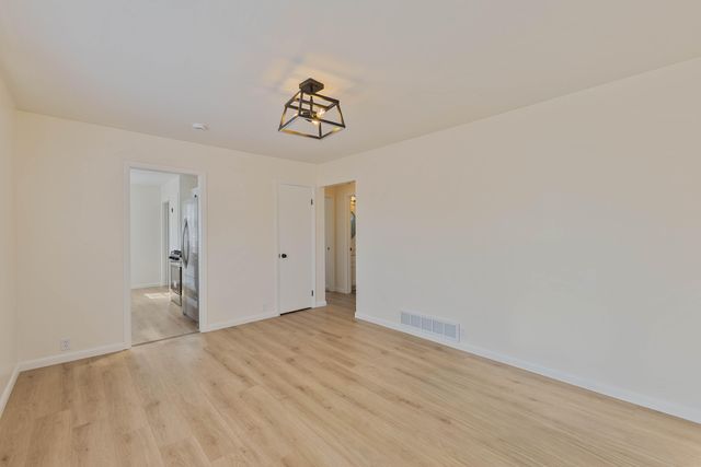 2224 S 7TH Street, Council Bluffs, IA 51501