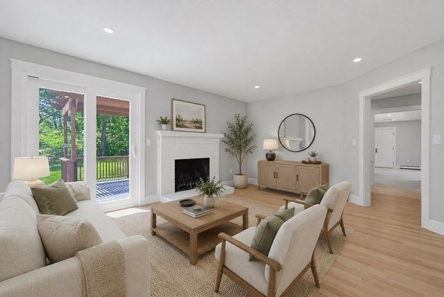 13 Fairway Lane, Medway, MA 02053