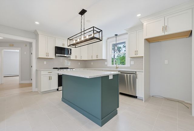 13 Fairway Lane, Medway, MA 02053