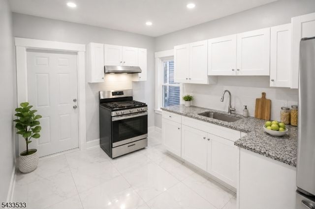 183 N Munn Ave, East Orange City, NJ 07017
