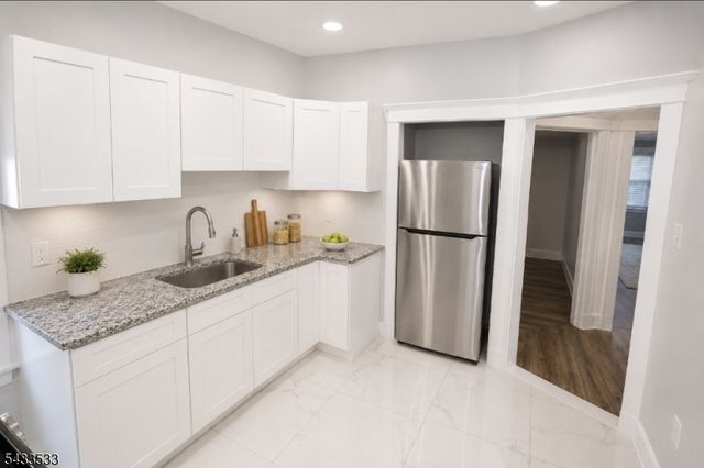 183 N Munn Ave, East Orange City, NJ 07017