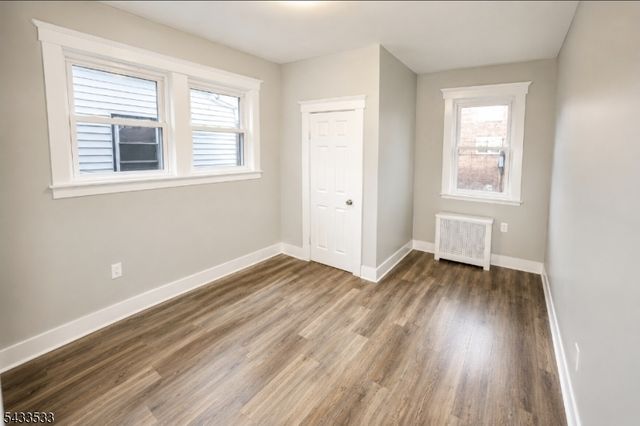183 N Munn Ave, East Orange City, NJ 07017