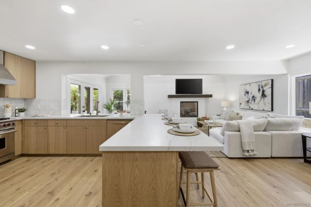 1519 Valleda Lane, Encinitas, CA 92024