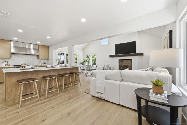 1519 Valleda Lane, Encinitas, CA 92024