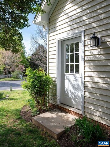 908 SWAN RIDGE RD, Charlottesville, VA 22903