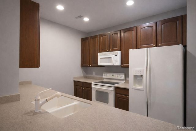 2087 Arcadia Drive, Canton Charter Township, MI 48188