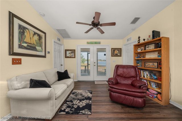 1554 N Oak Park Avenue, Avon Park, FL 33825