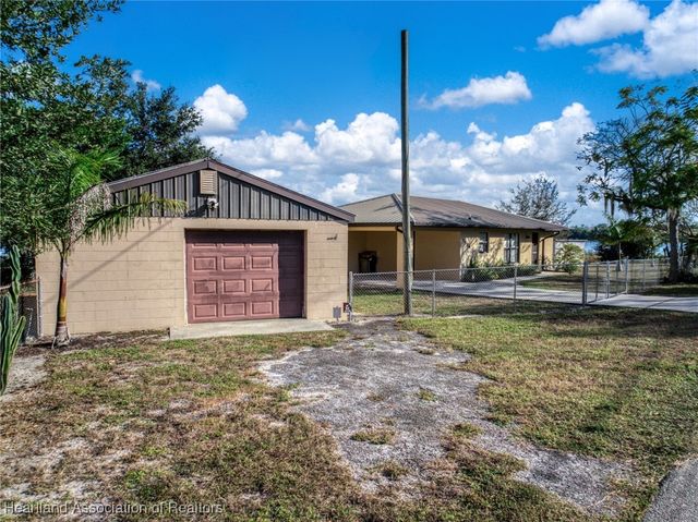 1554 N Oak Park Avenue, Avon Park, FL 33825