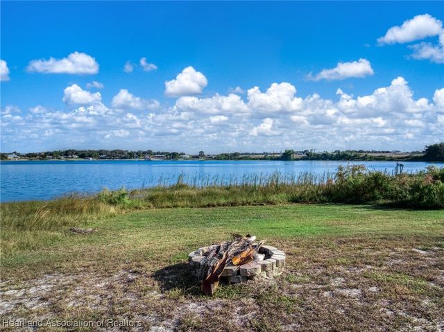 1554 N Oak Park Avenue, Avon Park, FL 33825