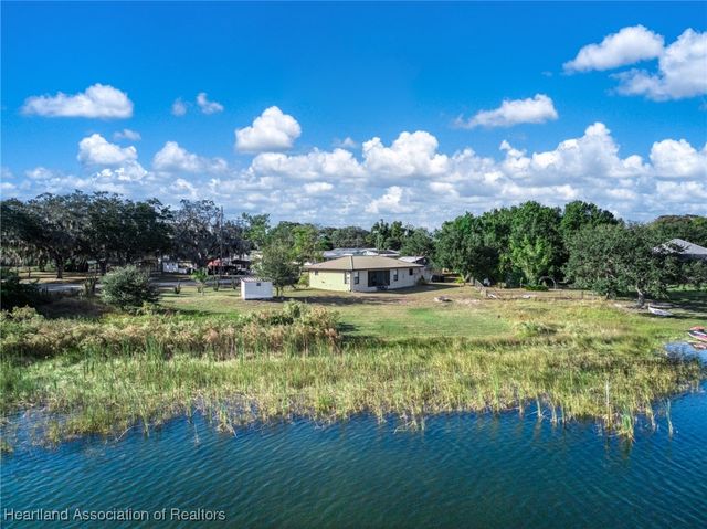 1554 N Oak Park Avenue, Avon Park, FL 33825