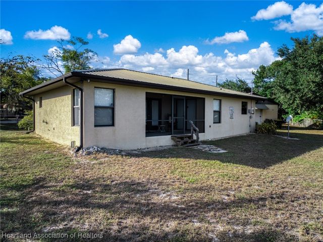 1554 N Oak Park Avenue, Avon Park, FL 33825