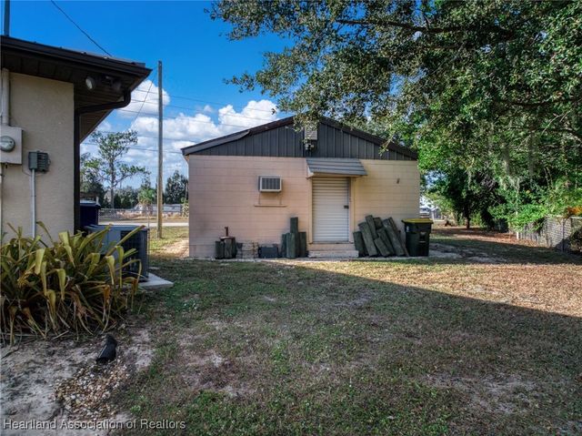 1554 N Oak Park Avenue, Avon Park, FL 33825