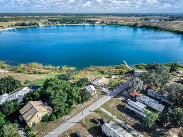 1554 N Oak Park Avenue, Avon Park, FL 33825