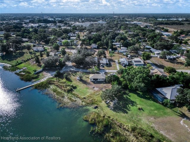 1554 N Oak Park Avenue, Avon Park, FL 33825