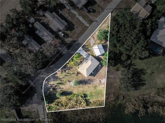 1554 N Oak Park Avenue, Avon Park, FL 33825