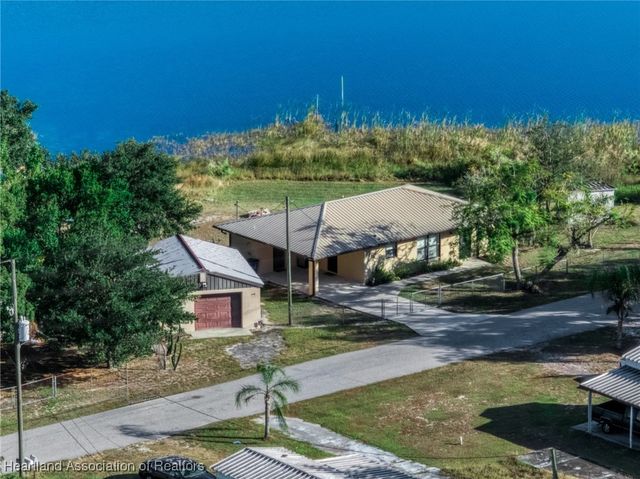 1554 N Oak Park Avenue, Avon Park, FL 33825