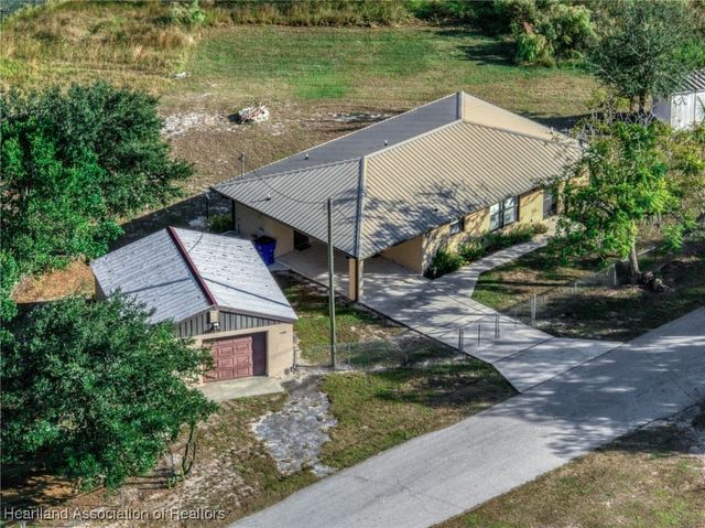 1554 N Oak Park Avenue, Avon Park, FL 33825