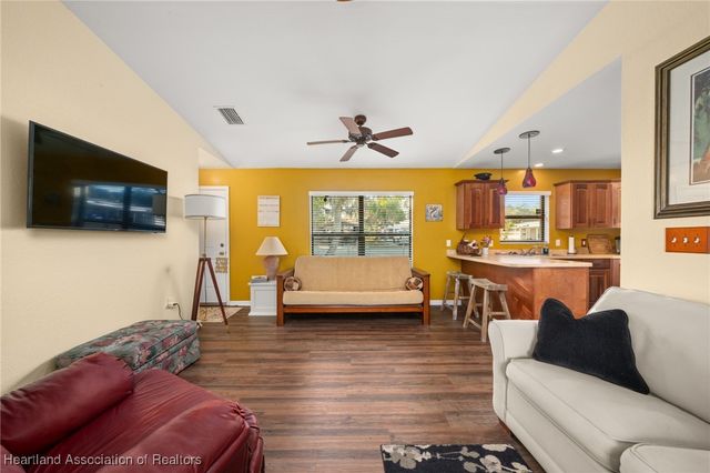 1554 N Oak Park Avenue, Avon Park, FL 33825