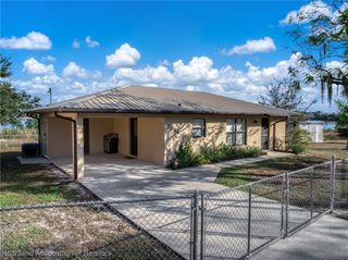 1554 N Oak Park Avenue, Avon Park, FL 33825