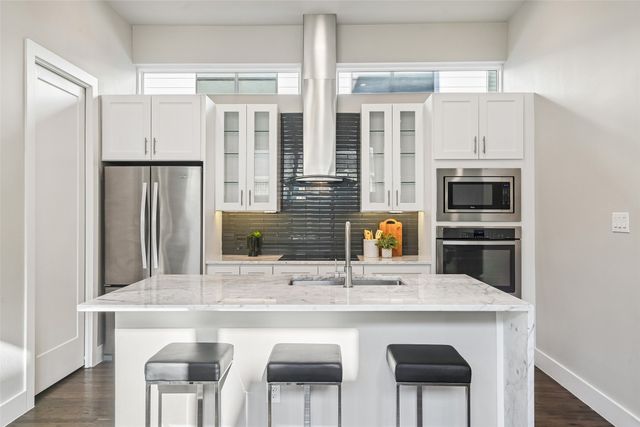 5914 Lindell Avenue 200, Dallas, TX 75206