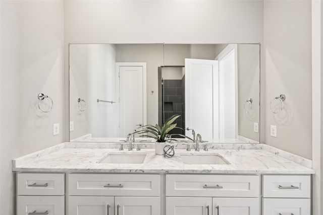 5914 Lindell Avenue 200, Dallas, TX 75206
