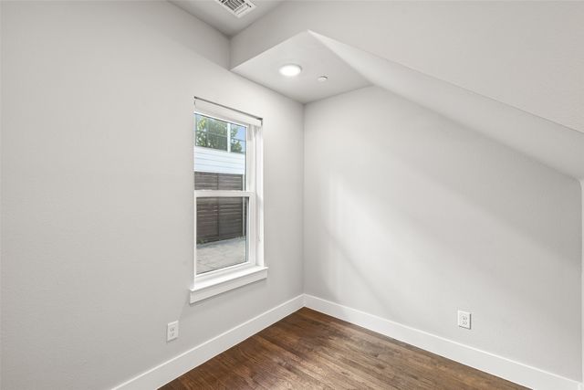 5914 Lindell Avenue 200, Dallas, TX 75206