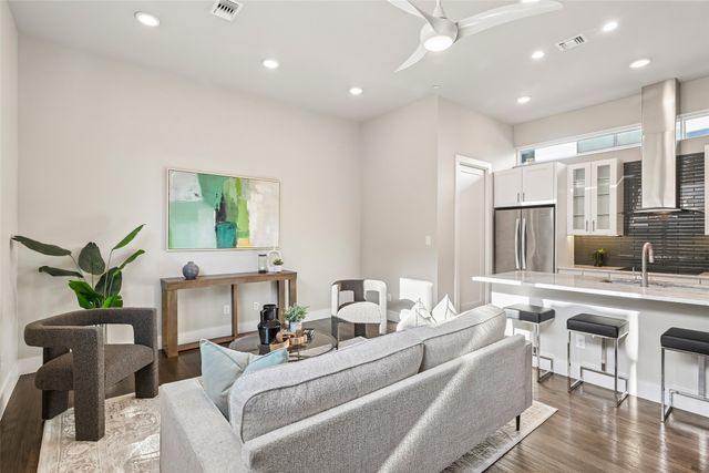 5914 Lindell Avenue 200, Dallas, TX 75206