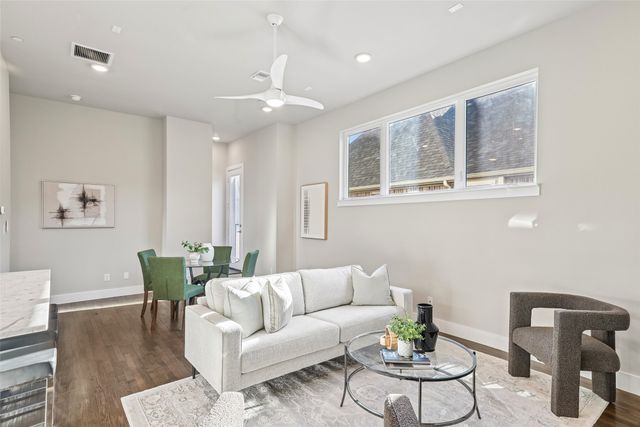 5914 Lindell Avenue 200, Dallas, TX 75206