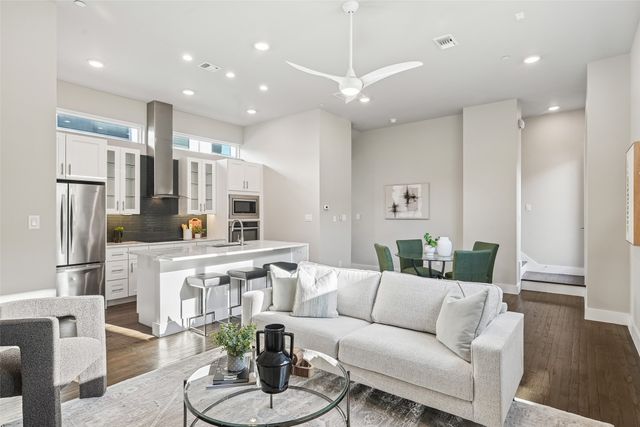 5914 Lindell Avenue 200, Dallas, TX 75206