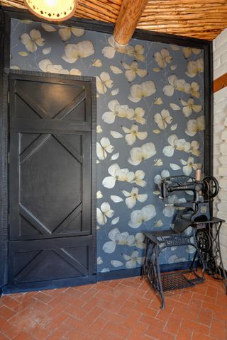 77 Dulce Court, Corrales, NM 87048