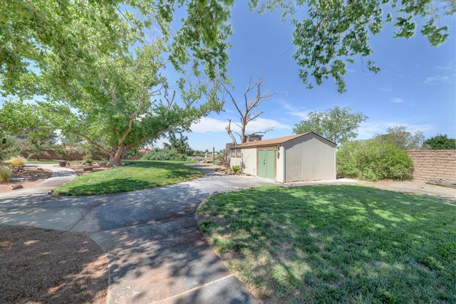 77 Dulce Court, Corrales, NM 87048