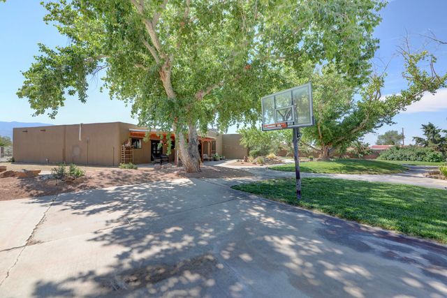 77 Dulce Court, Corrales, NM 87048