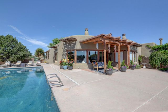 77 Dulce Court, Corrales, NM 87048