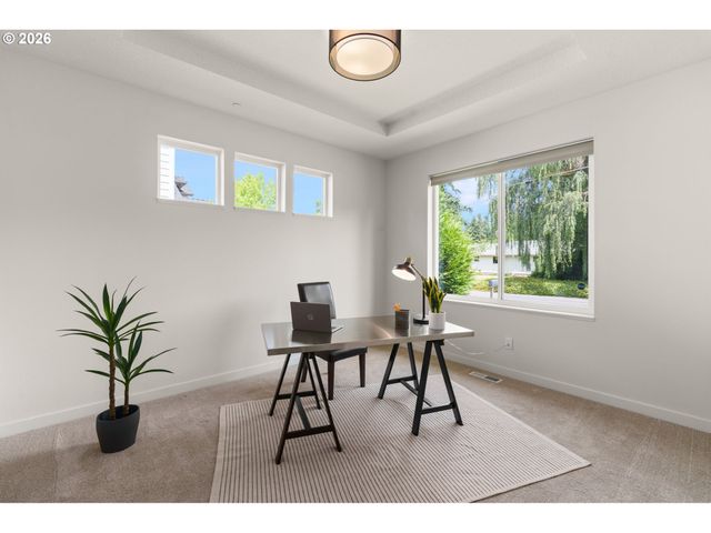 5540 Sw BRUGGER St, Portland, OR 97219