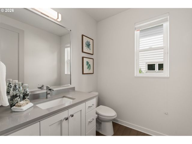 5540 Sw BRUGGER St, Portland, OR 97219