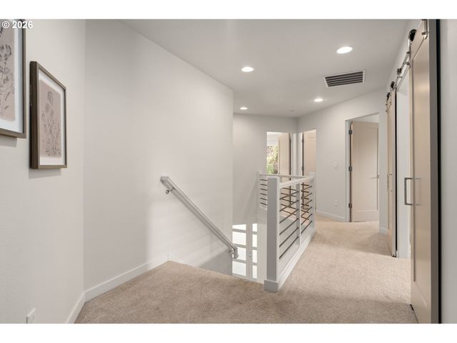 5540 Sw BRUGGER St, Portland, OR 97219