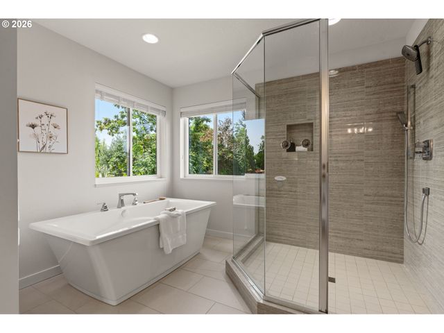 5540 Sw BRUGGER St, Portland, OR 97219