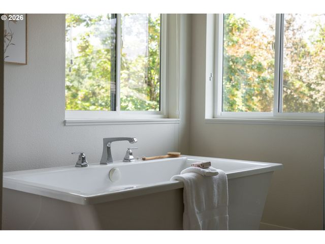 5540 Sw BRUGGER St, Portland, OR 97219